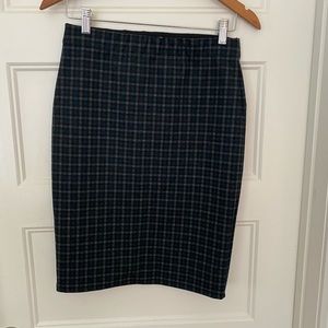 Max studio skirt elastic